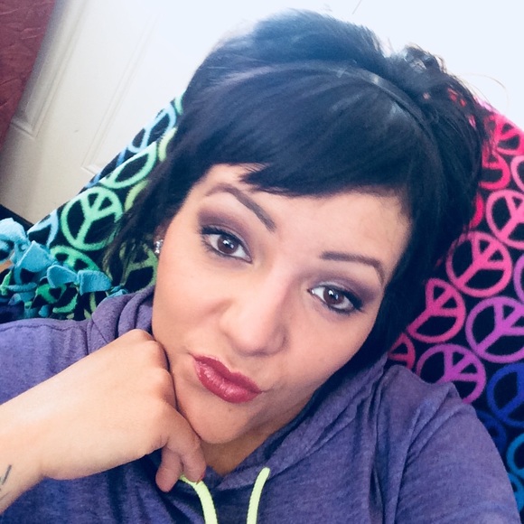 Meet your Posher, Jackie - Picture 5 of 6